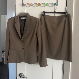 Tahari size 8 skirt suit brown